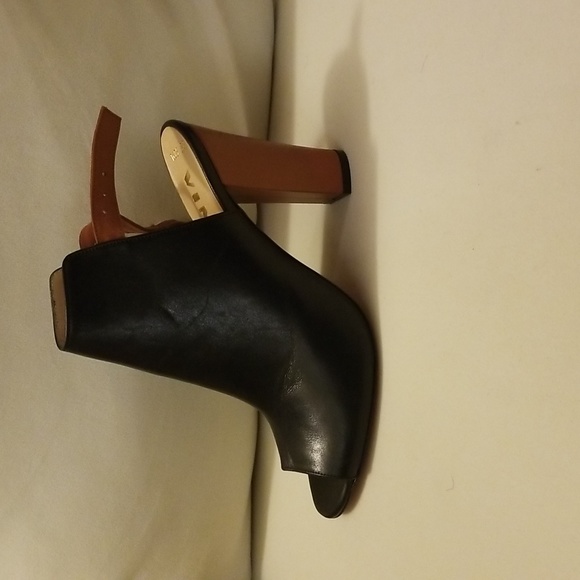 Vinci  Leather Shoes - Picture 2 of 6
